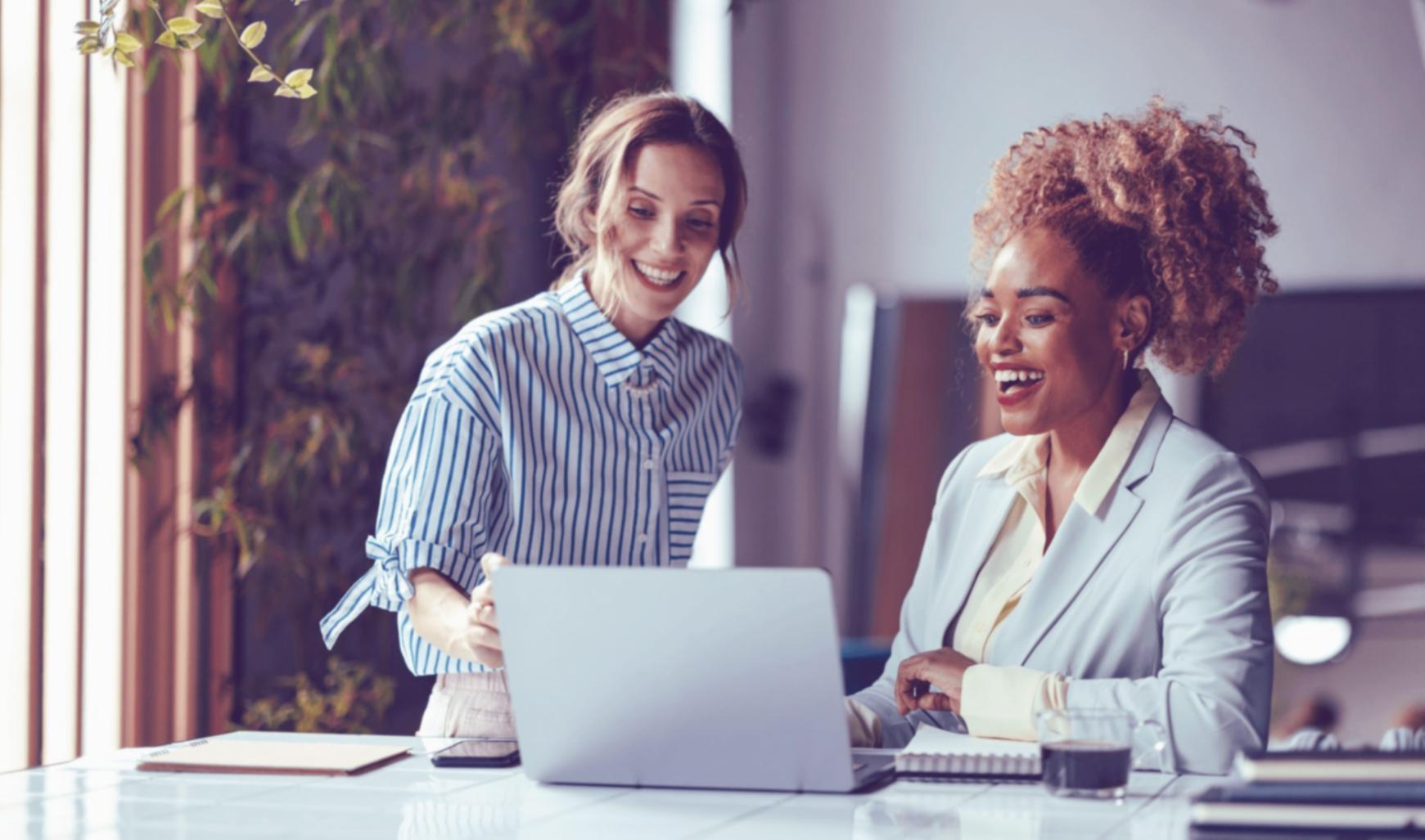 Finanzplanung Jahreszeiten Materialien mit Kalender und Budgetübersicht
